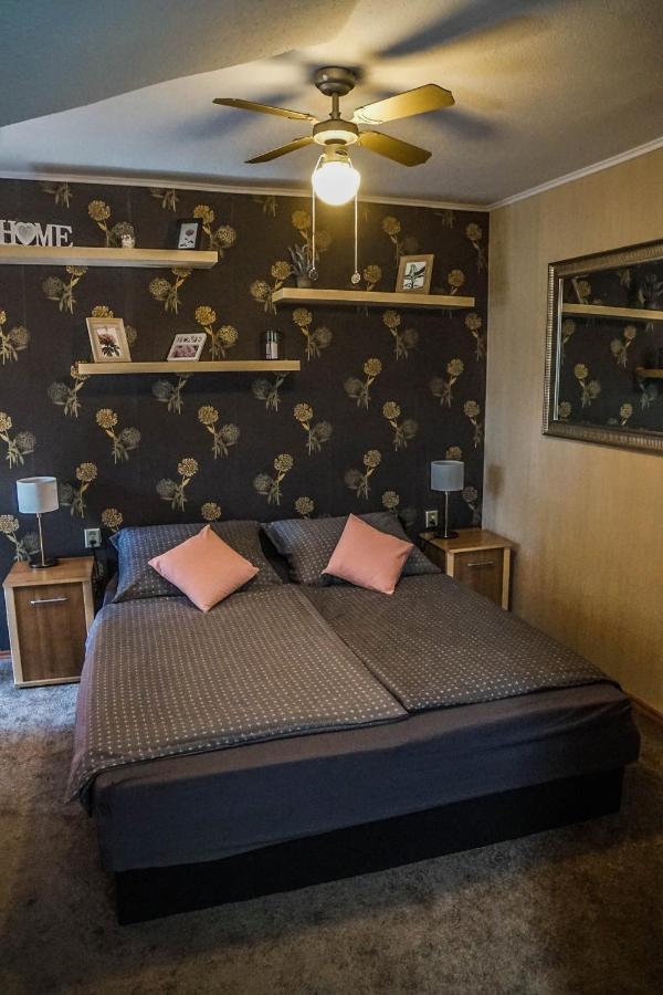Anna Vendeghaz Eger Apartment Екстериор снимка
